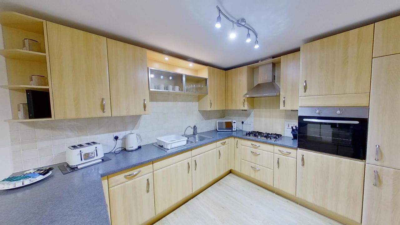 Orange Town House - Shaw Road, Only 6 Minutes To City Centre Aberdeen Luaran gambar