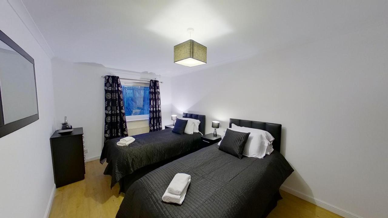 Orange Town House - Shaw Road, Only 6 Minutes To City Centre Aberdeen Luaran gambar